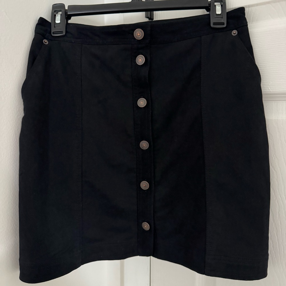 Abercrombie & Fitch Black Skirt with Buttons & Pockets